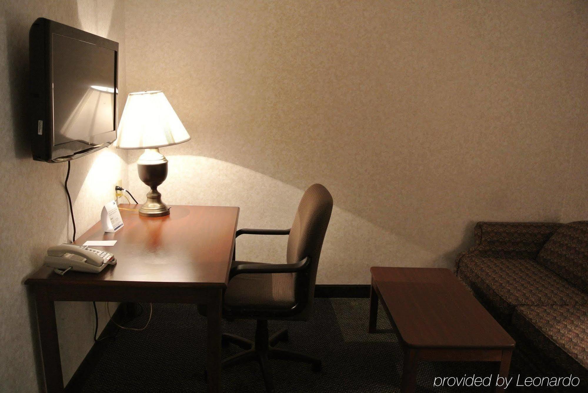 Country & By Radisson, Dahlgren-king George, Va 3*