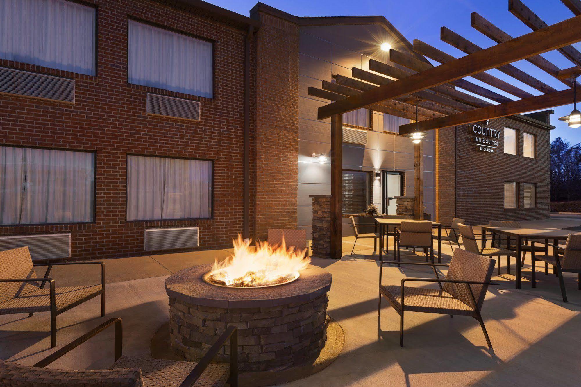 Country & By Radisson, Dahlgren-king George, Va