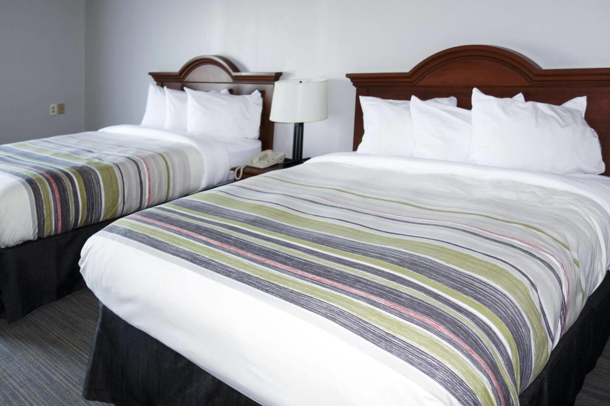 Country & By Radisson, Dahlgren-king George, Va 3*